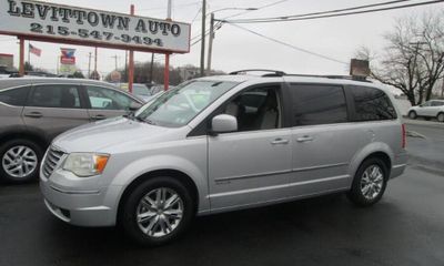 2010 Chrysler Town AND Country RT