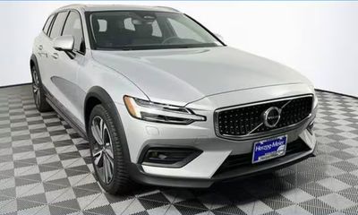 2024 Volvo V60CC Plus