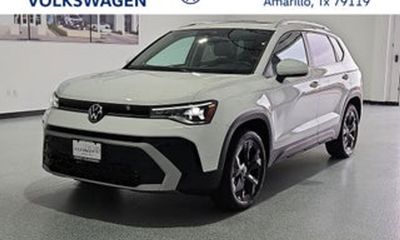 2026 Volkswagen Taos SE Black