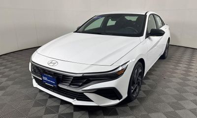 2025 Hyundai Elantra Blue SEL Sport