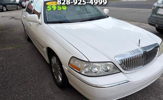 2010 Lincoln Town CAR Signature Limited