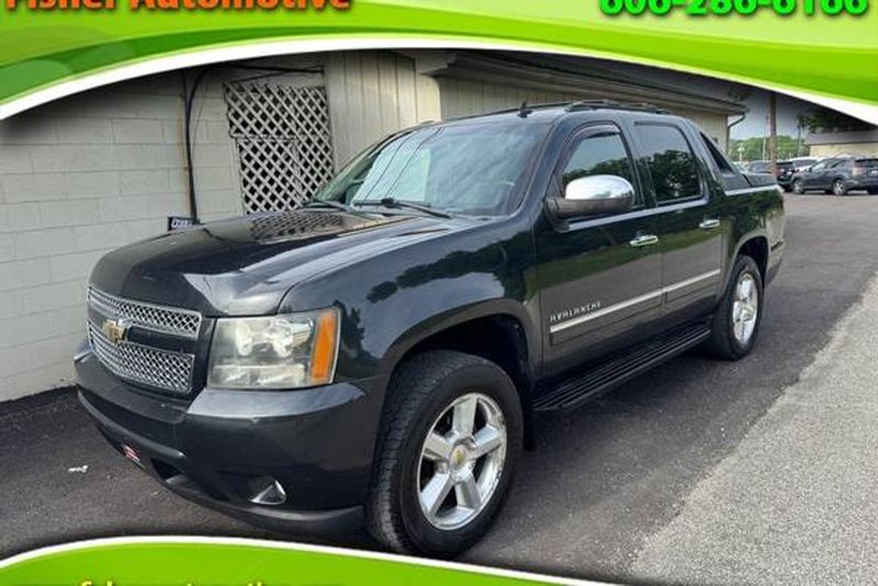 2010 Chevrolet Avalanche — a typically priced live listing