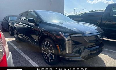 2025 Cadillac Optiq Sport 2