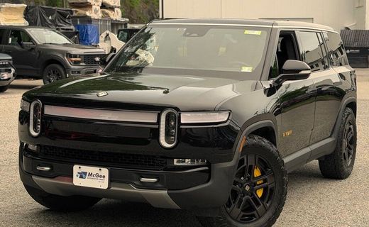 2023 Rivian R1S Adventure
