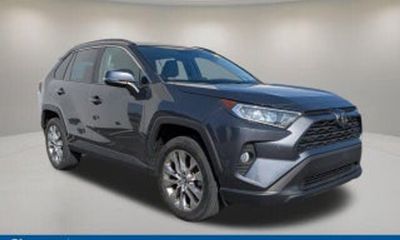 2019 Toyota RAV4 XLE Premium