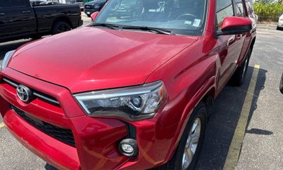 2024 Toyota 4RUNNER SR5