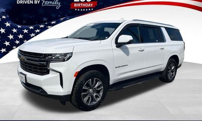 2024 Chevrolet Suburban LT