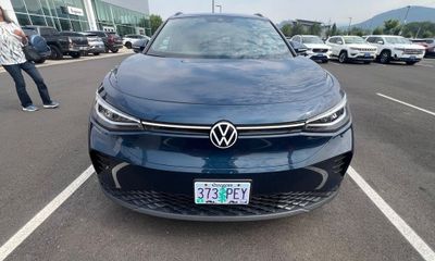 2023 Volkswagen ID 4 Pro