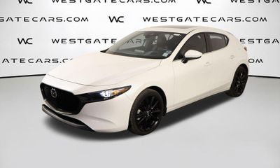 2023 Mazda MAZDA3 Premium Package