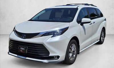 2025 Toyota Sienna XLE