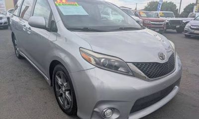2017 Toyota Sienna SE Premium
