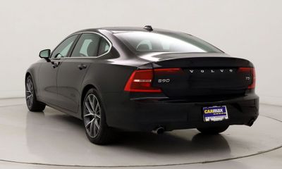 2018 Volvo S90 Momentum