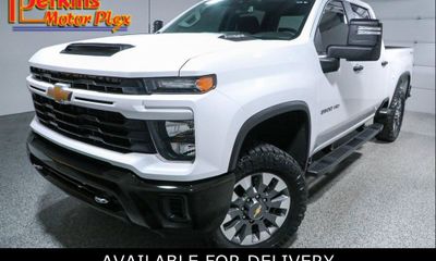 2024 Chevrolet Silverado HD Custom