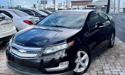 2013 Chevrolet Volt Standard