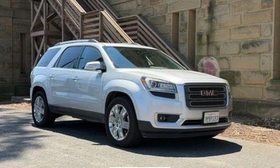 2017 GMC Acadia Limited SLT 2