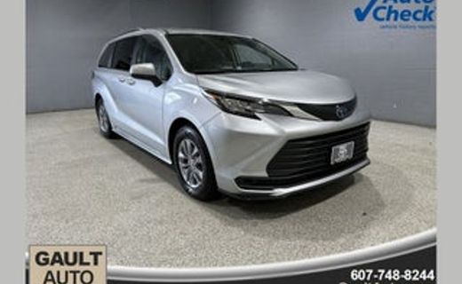 2024 Toyota Sienna LE