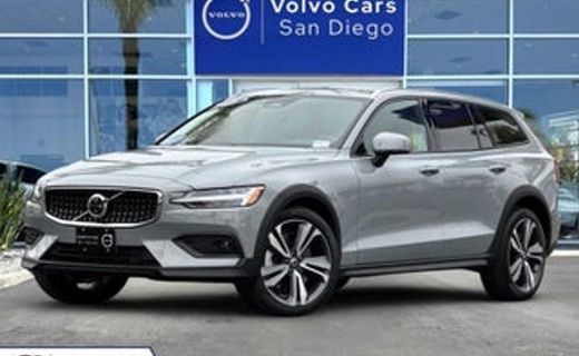 2025 Volvo V60CC Plus