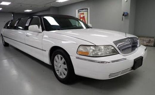 2004 Lincoln Town CAR