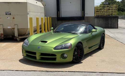 2004 Dodge Viper