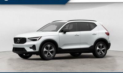 2026 Volvo XC40 B5 Plus