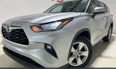 2020 Toyota Highlander LE