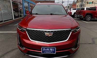 2025 Cadillac XT6 Premium Luxury