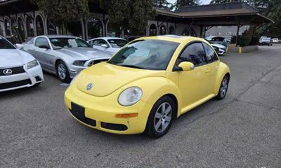 2006 Volkswagen Beetle Package 1
