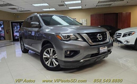 2020 Nissan Pathfinder SV