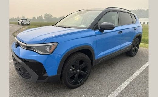 2025 Volkswagen Taos 4MOTION SE Black