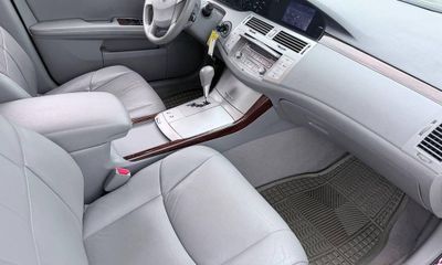 2009 Toyota Avalon XLS